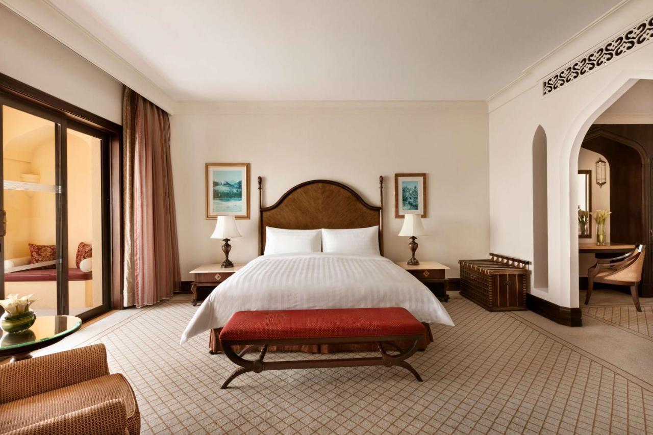 Shangri-la Qaryat Al Beri, 5* Abu Dhabi