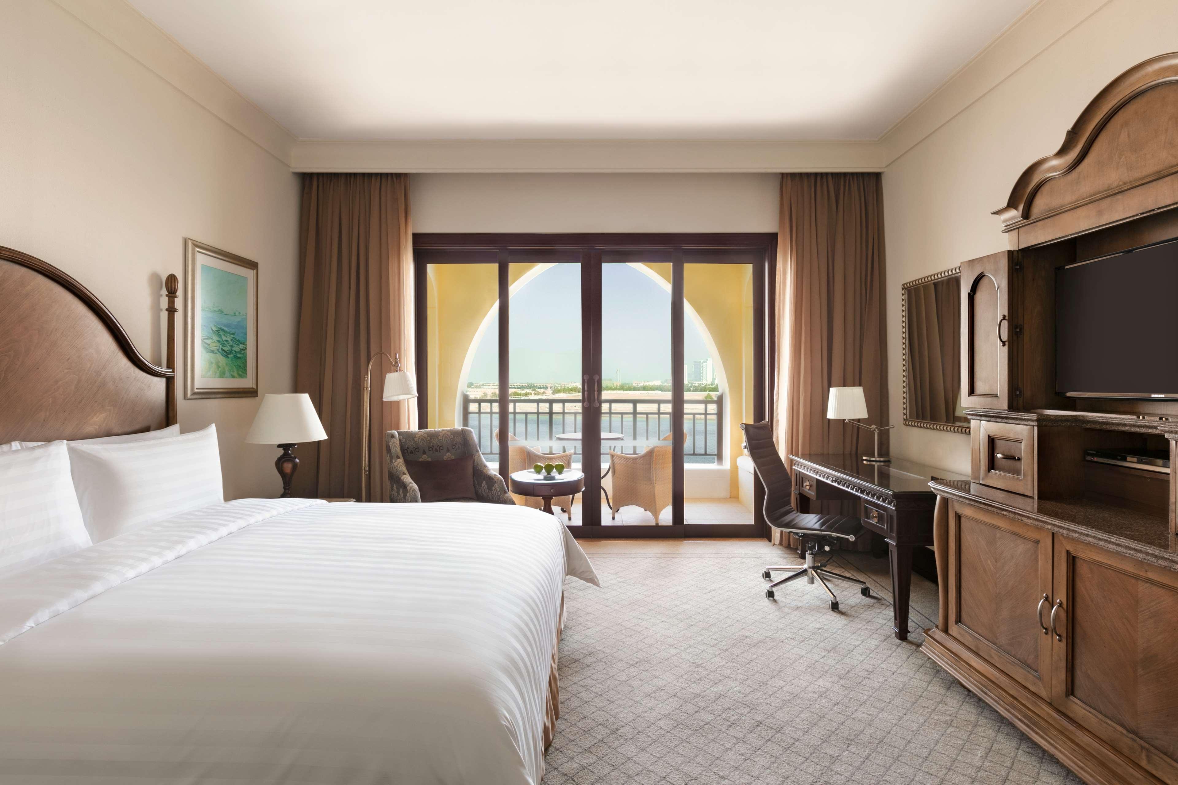 Hotel Shangri-la Qaryat Al Beri, 5*