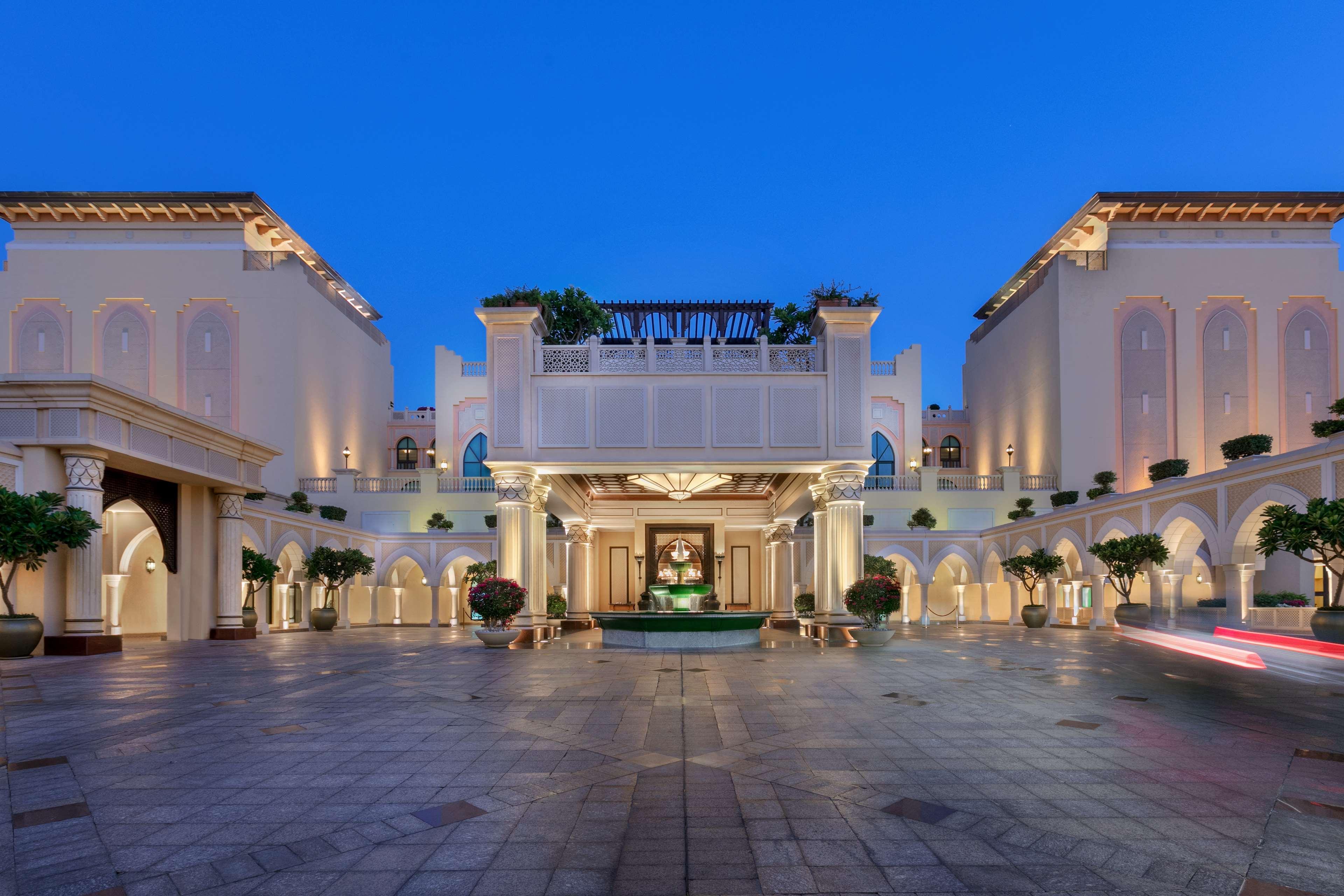 Shangri-la Qaryat Al Beri, 5* Abu Dhabi
