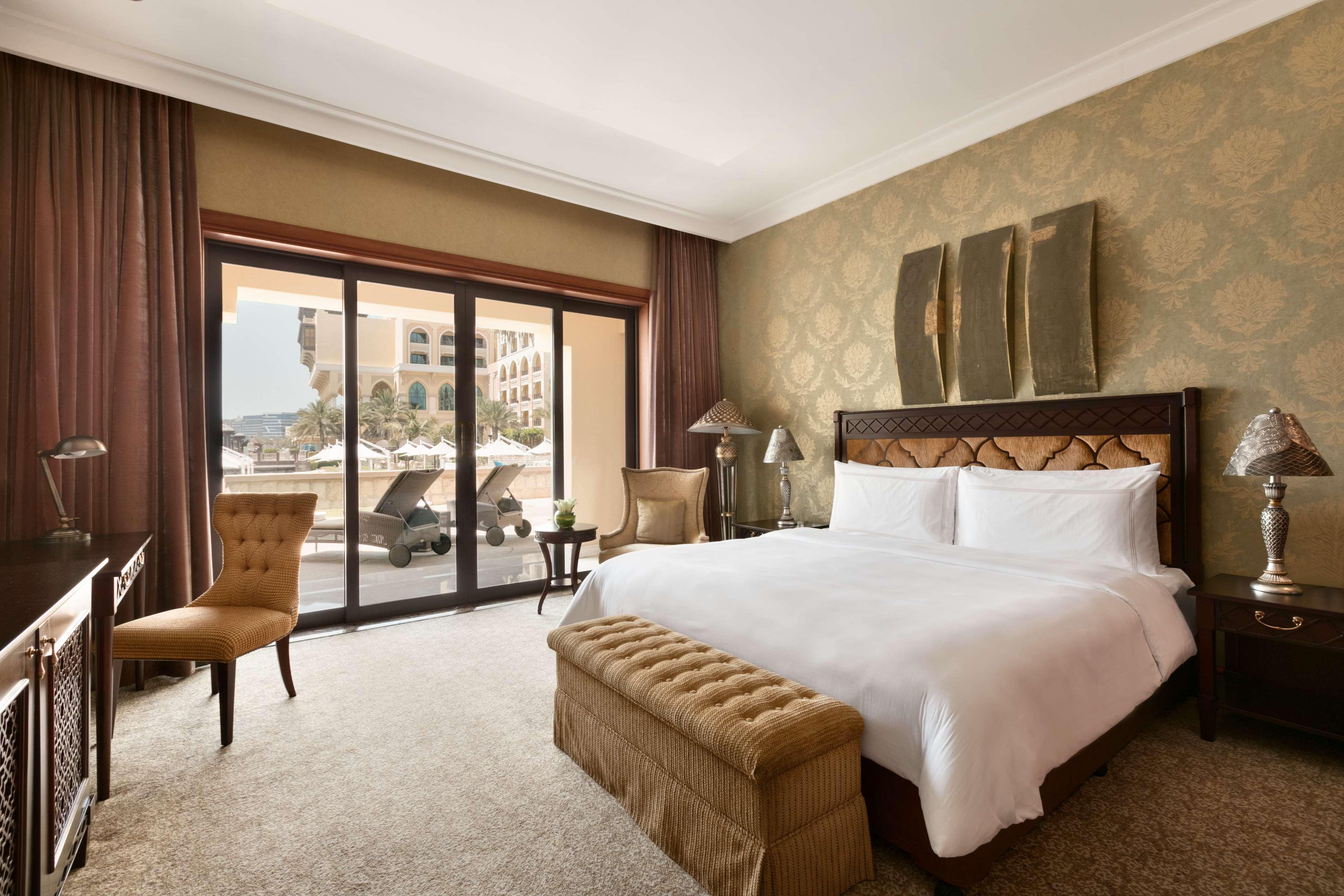 Shangri-la Qaryat Al Beri, Hotel 5*