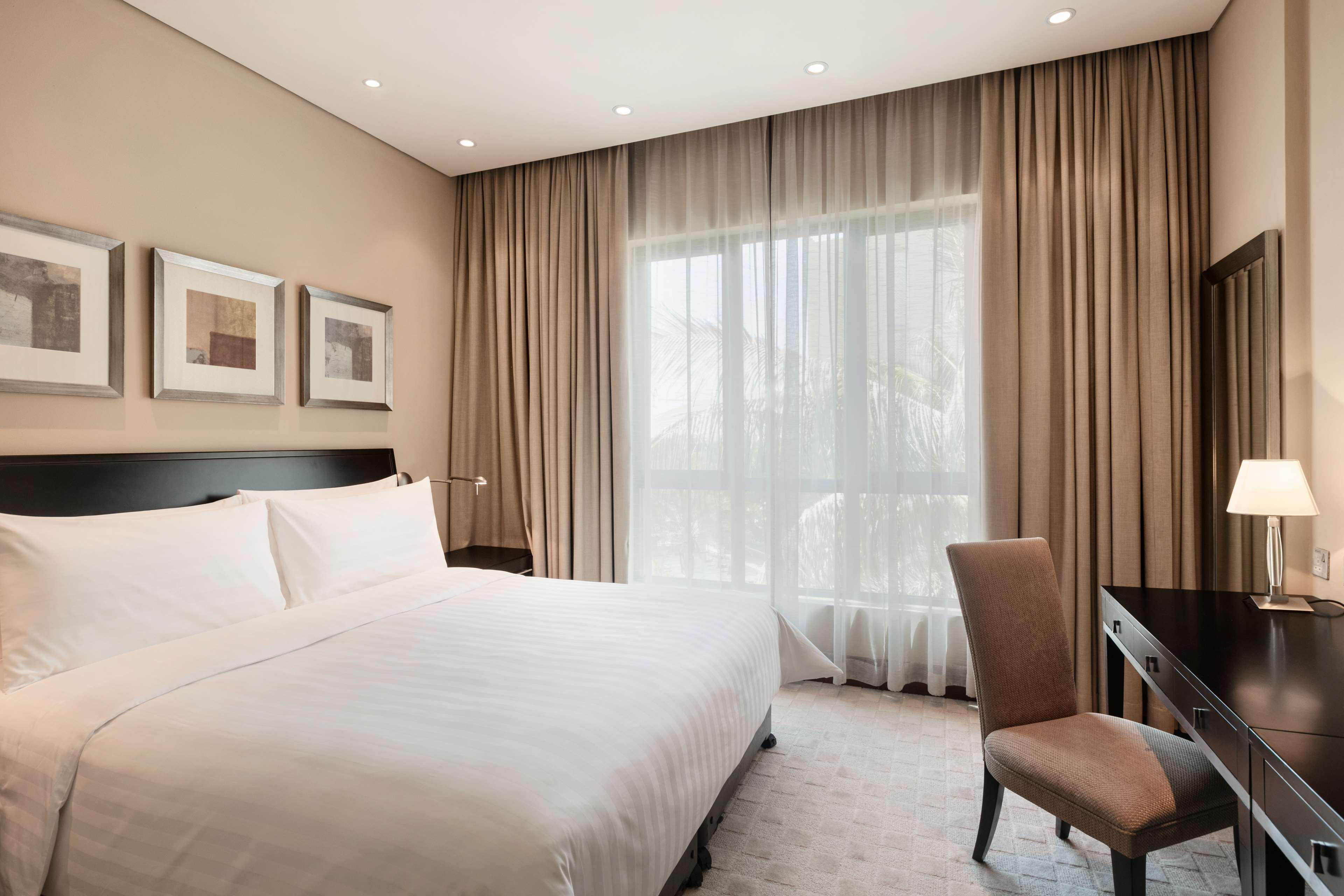 Shangri-la Qaryat Al Beri, 5*