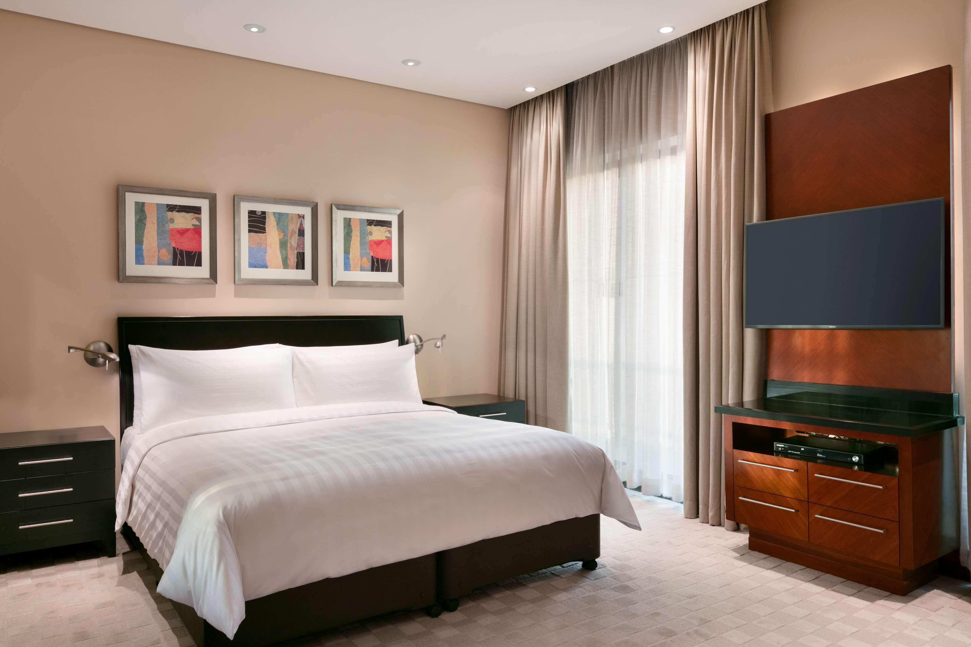 Hotel Shangri-la Qaryat Al Beri, 5*