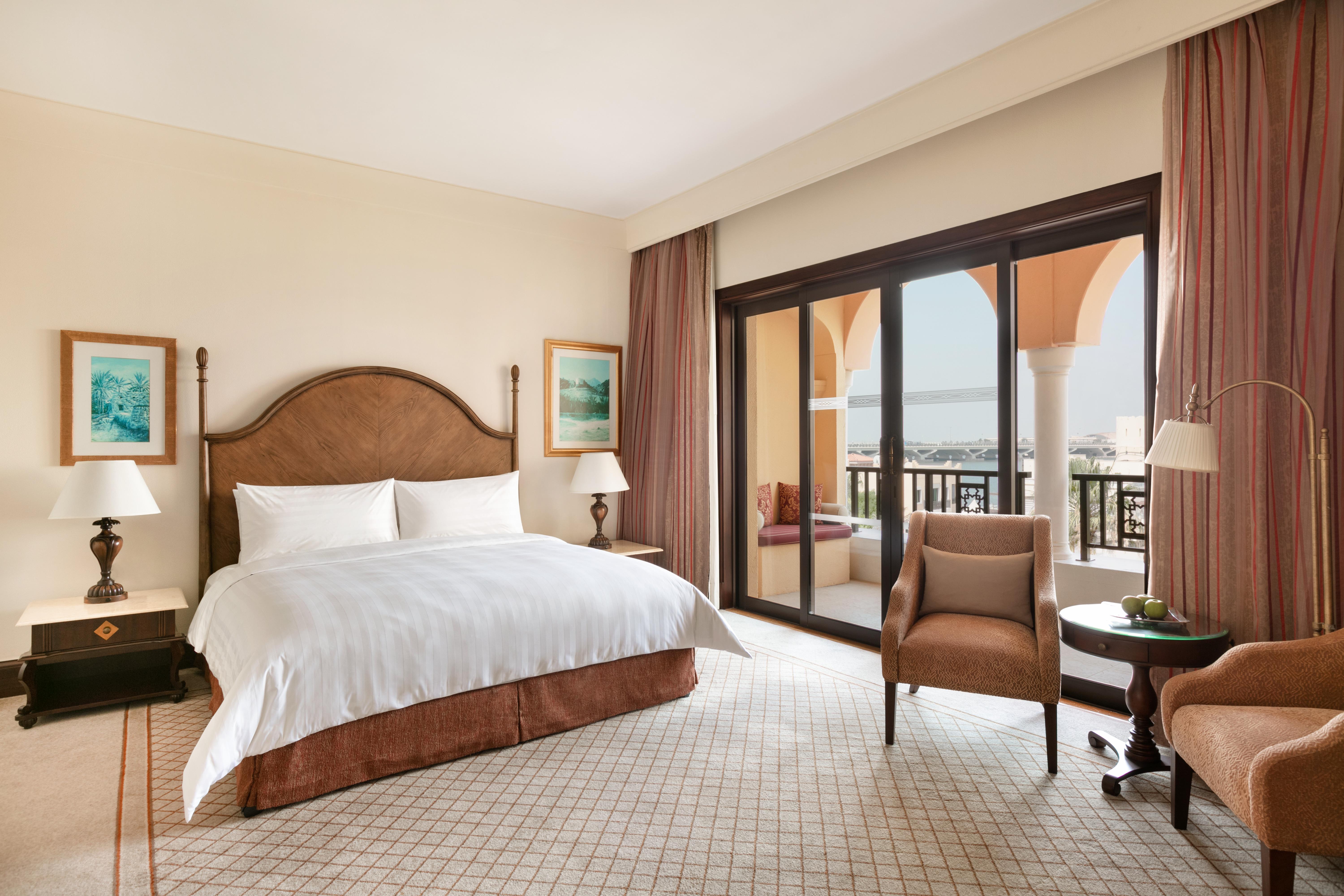 Shangri-la Qaryat Al Beri, Hotel