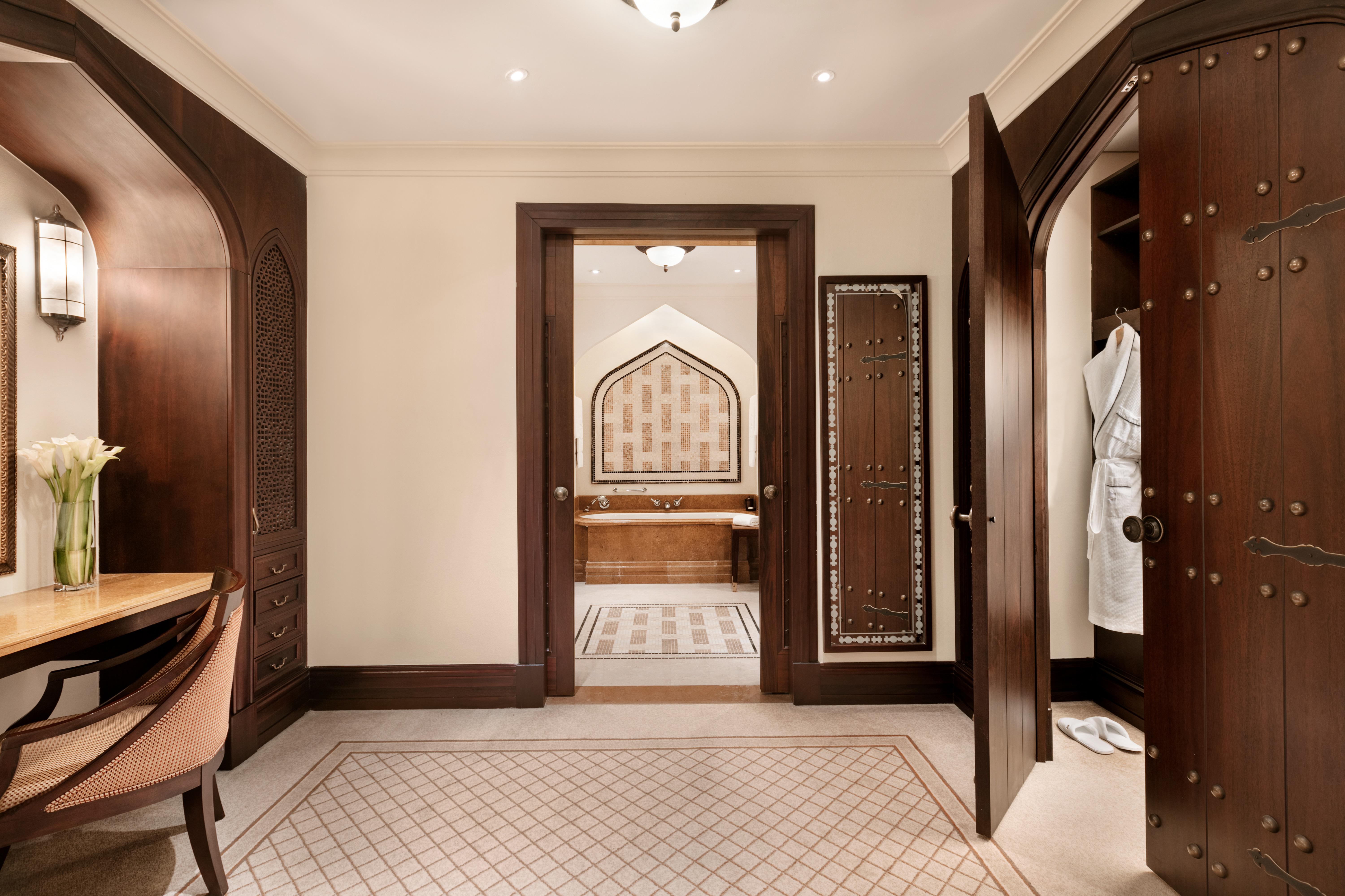 Hotel Shangri-la Qaryat Al Beri, 5*
